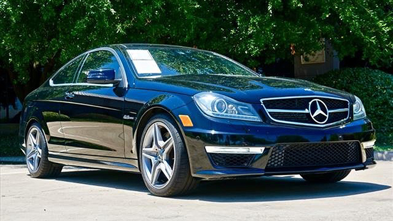 Illustration for article titled I Want A Flashy Car That Can Do Burnouts For $35,000! What Car Should I Buy?